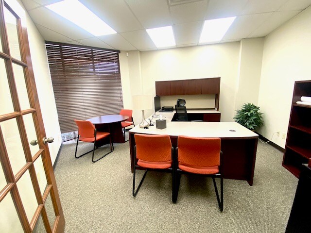More Photos Of 722A Fairmont Pky, Pasadena Office For Lease