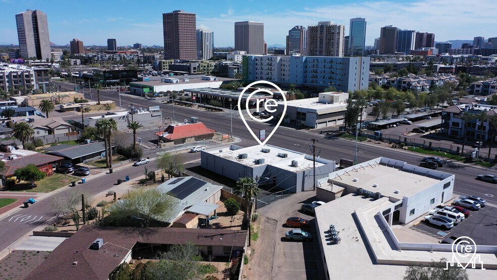 More Photos Of 500 W Indian School Rd, Phoenix Storefront For Sale
