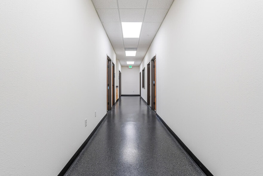 More Photos Of 17022 S Montanero Ave, Carson Warehouse For Lease