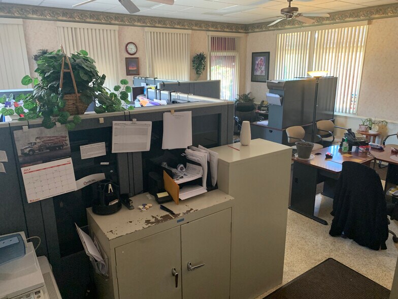 More Photos Of 25364 Richmond Tpke, Ruther Glen Service For Sale