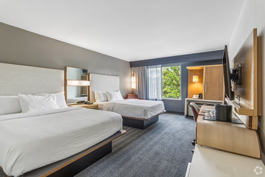 More Photos Of 3076 Kirby Pky, Memphis Hotel For Sale