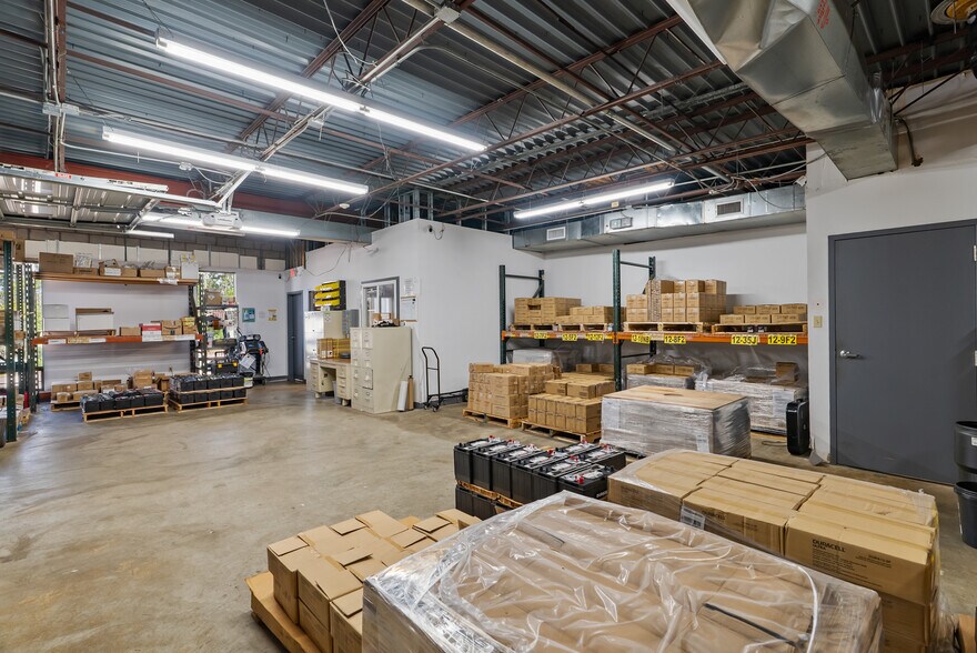 More Photos Of 112-116 Holloway Rd, Ballwin Office For Sale