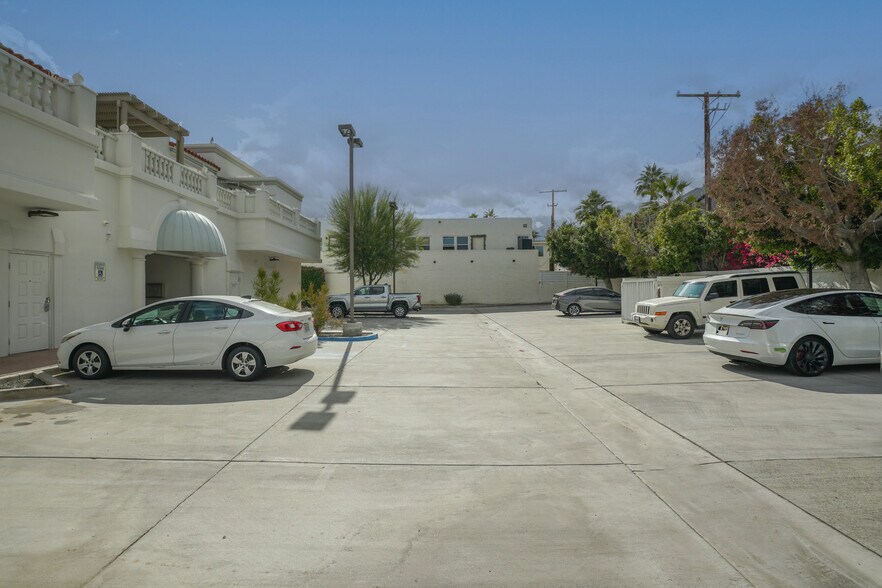 More Photos Of 353 S Palm Canyon Dr, Palm Springs Medical For Sale