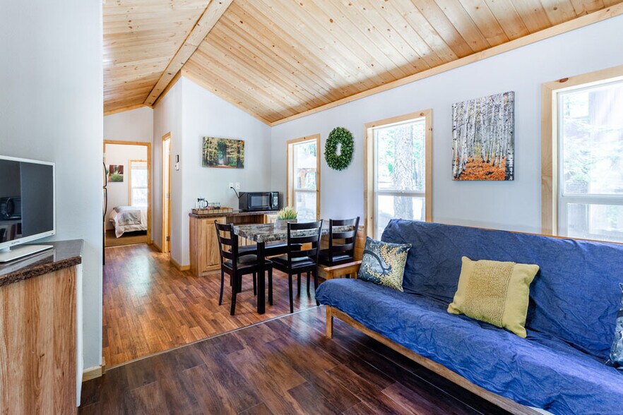 More Photos Of 500 Dodge Ridge Rd, Pinecrest Hotel For Sale