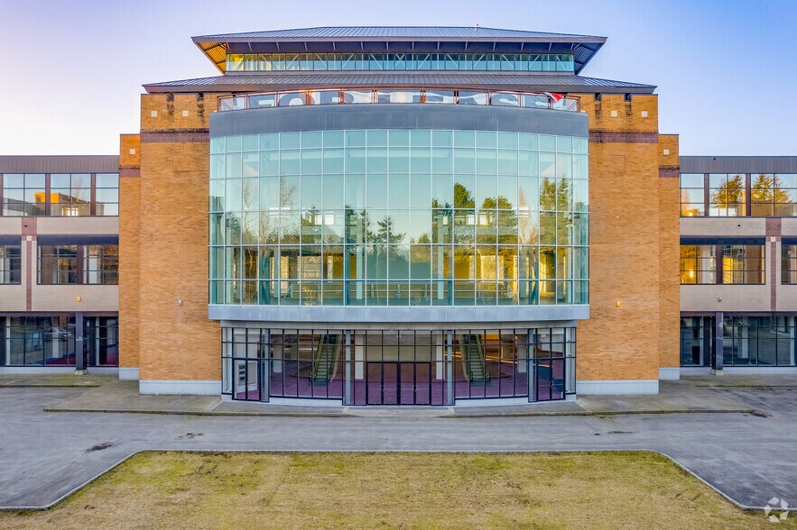 More Photos Of 14178 104th Ave, Surrey Office For Sale