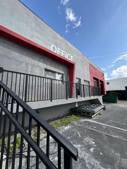 More Photos Of 3281-3287 NW 78th Ave, Miami Warehouse For Lease