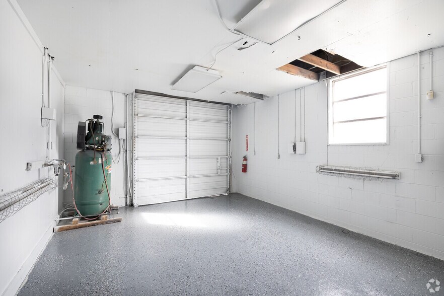 More Photos Of 5018 Euclid Rd, Virginia Beach Service For Lease