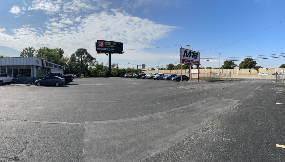 More Photos Of 16725 Van Dam Rd, South Holland Auto Repair For Lease