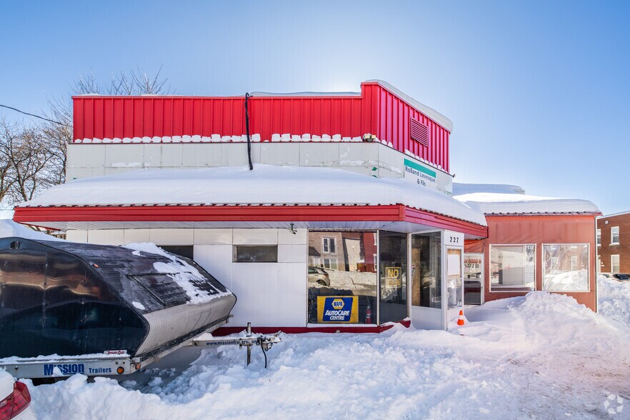 More Photos Of 227 Cumberland St, Ottawa Auto Repair For Sale
