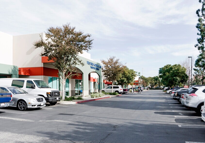 More Photos Of 12711 Ramona Blvd, Baldwin Park Warehouse For Lease