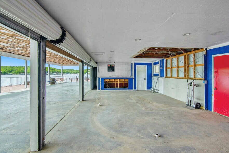 More Photos Of 27485 Cross Ln, Barnett Restaurant For Sale