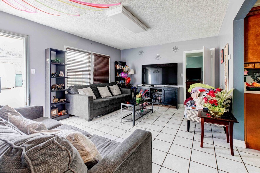 More Photos Of 12606 Foothill Blvd, Sylmar Manufacturing For Sale