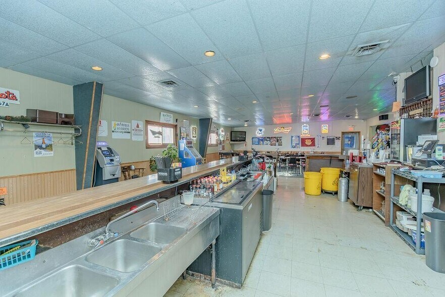 More Photos Of 100 E Jackson St, Okabena Restaurant For Sale