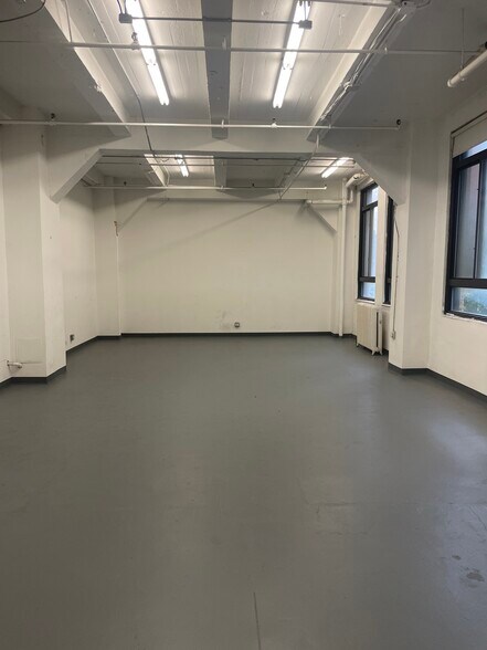 More Photos Of 344 W 38th St, New York Office For Lease