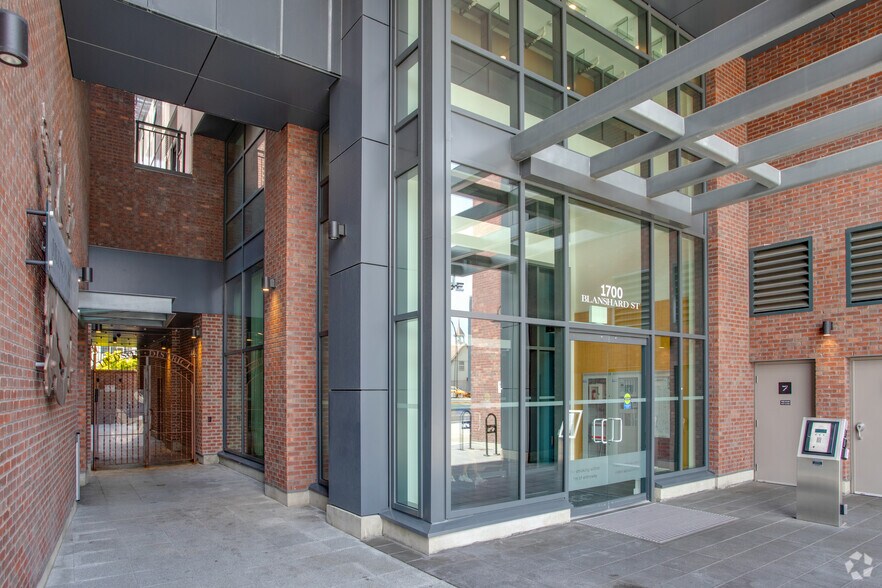 More Photos Of 1700 Blanshard St, Victoria Apartments For Lease