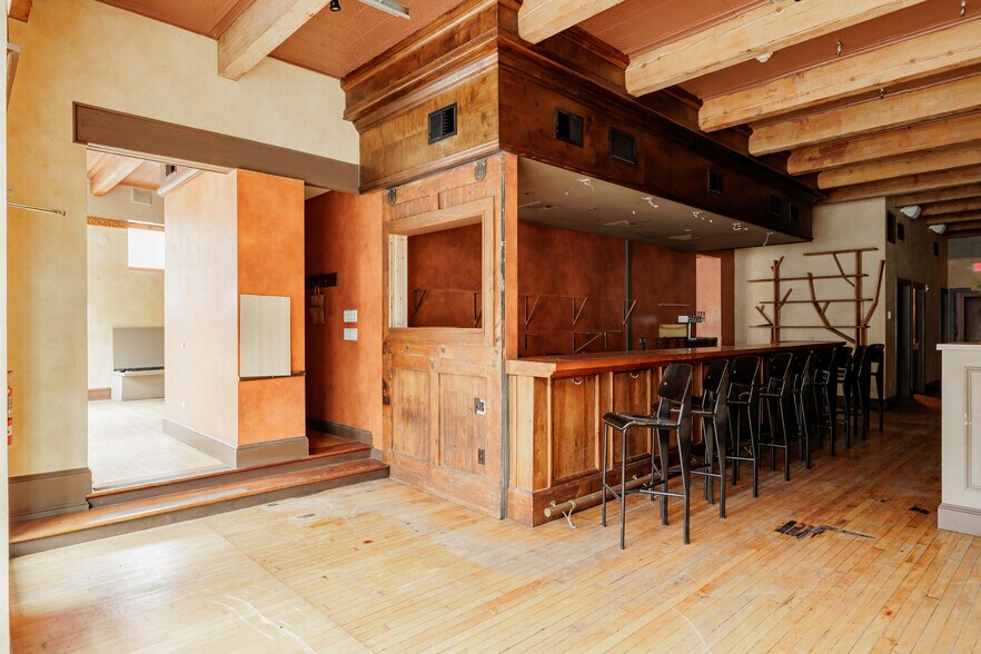 More Photos Of 42 Railroad St, Great Barrington Storefront Retail Office For Lease