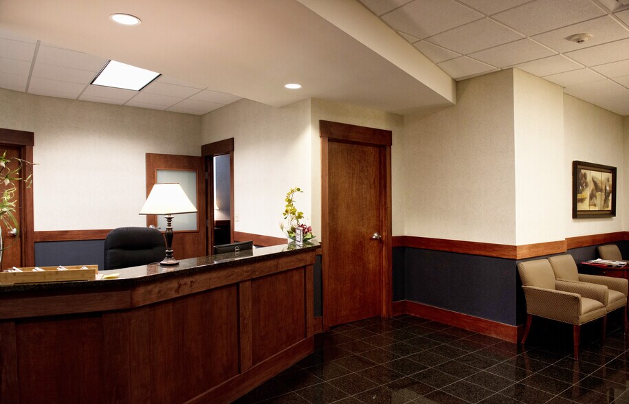 More Photos Of 6 W Federal St, Youngstown Office For Sale