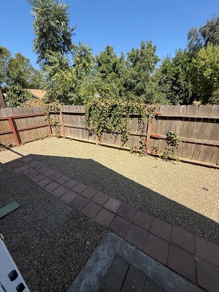 More Photos Of 101 Elliott St, Winters Apartments For Sale