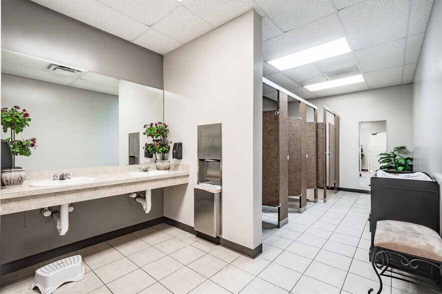 More Photos Of 18410 FM 1314 Rd, Conroe Lodge Meeting Hall For Sale