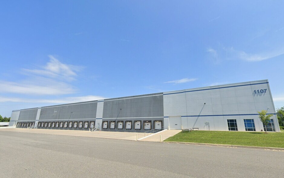 More Photos Of 85 Stults Rd, Dayton Distribution For Lease