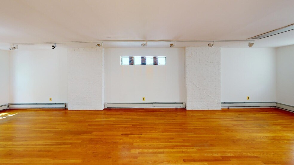 More Photos Of 51 Wooster St, New York Storefront Retail Office For Lease