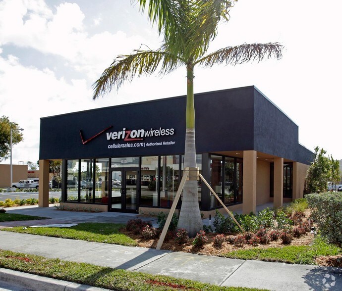 Primary Photo Of 19101 S Dixie Hwy, Miami Unknown For Lease