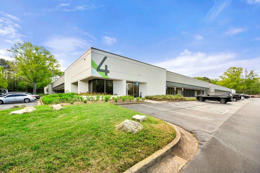 More Photos Of 8601 Dunwoody Pl, Sandy Springs Light Manufacturing For Lease