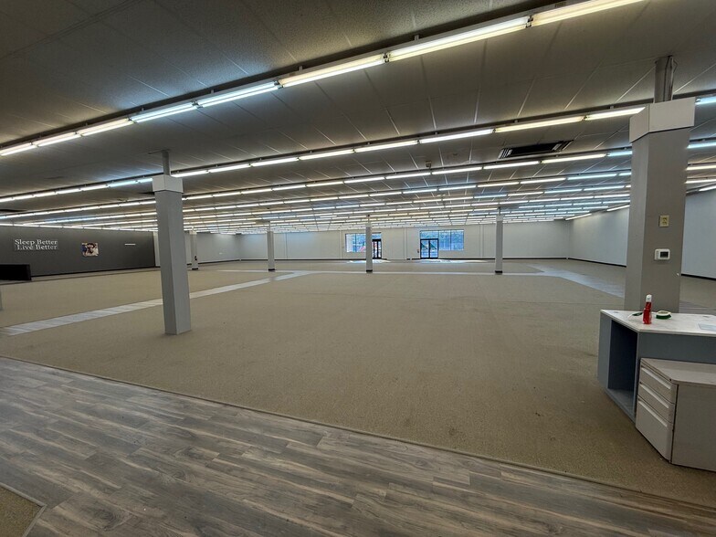 More Photos Of 3600 Main St, Jasper Storefront For Lease