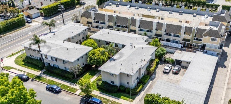 More Photos Of 5451 Whitsett Ave, Valley Village Apartments For Sale