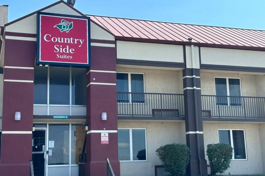 More Photos Of 4142 S Noland Rd, Independence Hotel For Sale