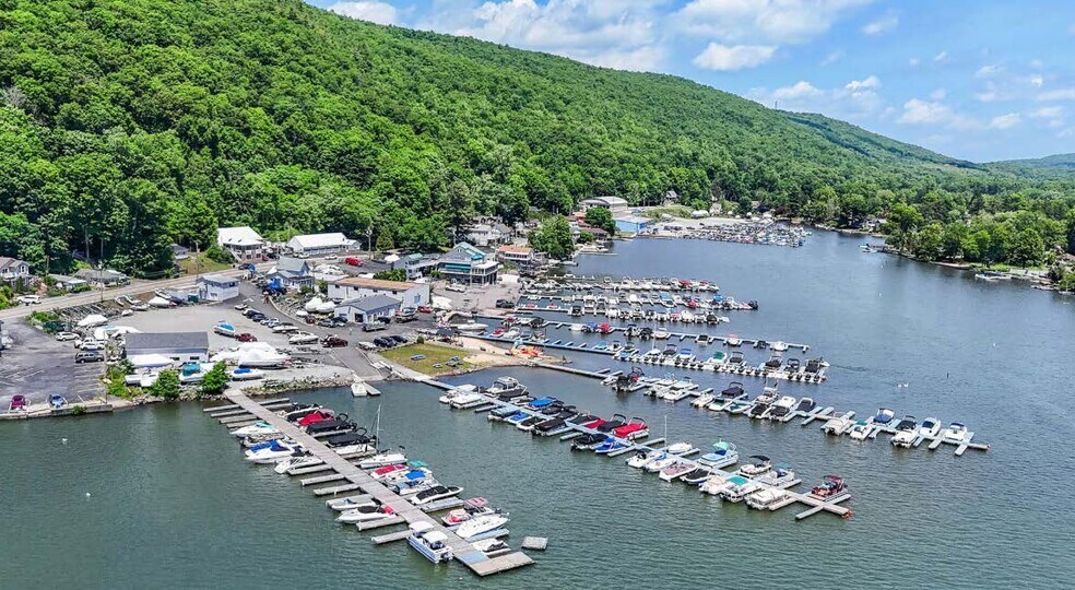 More Photos Of 622 Jersey Ave, Greenwood Lake Marina For Sale