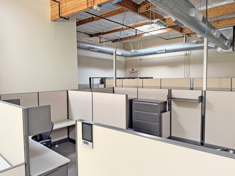 More Photos Of 428 Aviation Blvd, Santa Rosa Warehouse For Sale