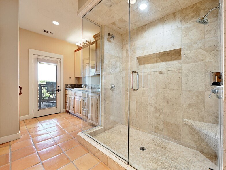 More Photos Of 610 Crystal Creek Dr, Austin Specialty For Sale