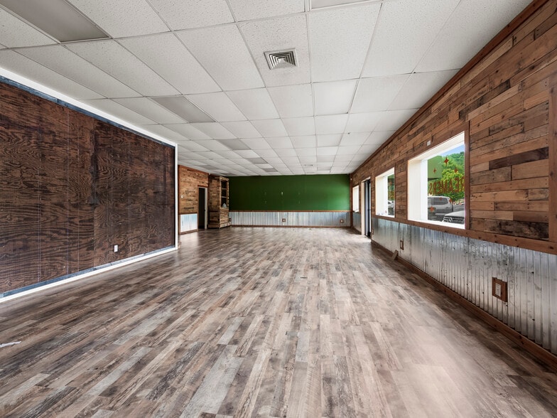 More Photos Of 108 Hendersonville Hwy, Pisgah Forest Storefront Retail Office For Lease