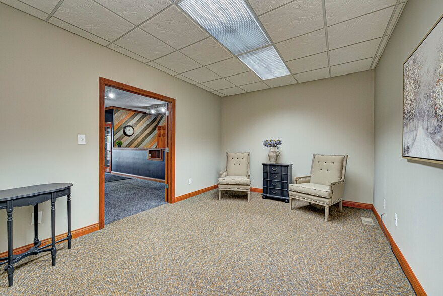 More Photos Of 4582 Northwest Plaza West Dr, Zionsville Office For Lease