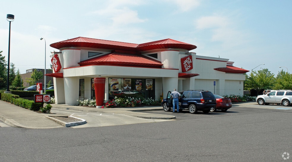 Primary Photo Of 7455 NE Imbrie Dr, Hillsboro Fast Food For Sale