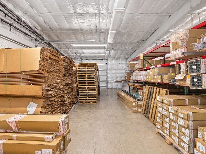 More Photos Of 675 US Highway 1, Vero Beach Warehouse For Lease