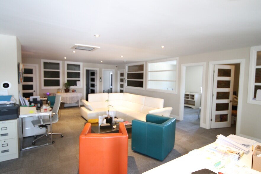 More Photos Of 1877 Merivale Rd, Nepean Office For Lease