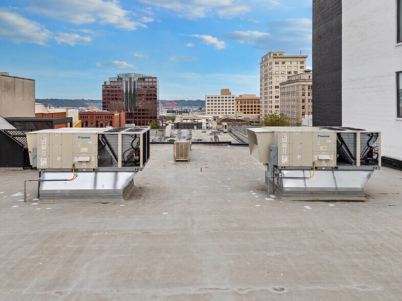 More Photos Of 933 Market St, Tacoma Storefront For Sale