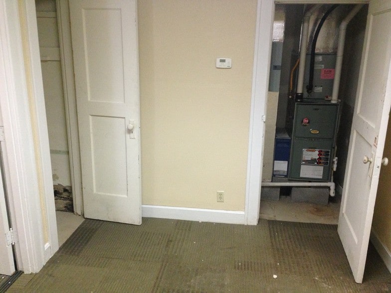 More Photos Of 137 E Washington St, Shelbyville Lodge Meeting Hall For Sale