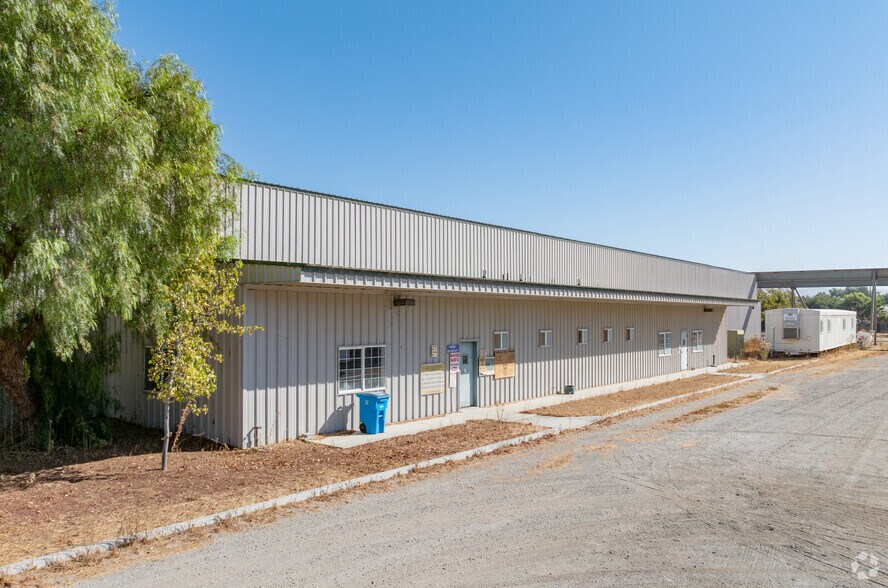 More Photos Of 2310 San Juan Rd, Hollister Manufacturing For Sale