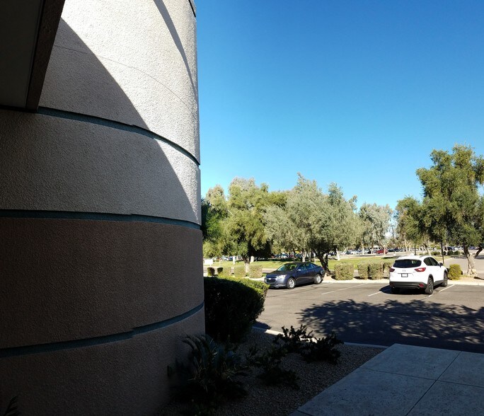 More Photos Of 2101-2121 W Alice Ave, Phoenix Research And Development For Lease