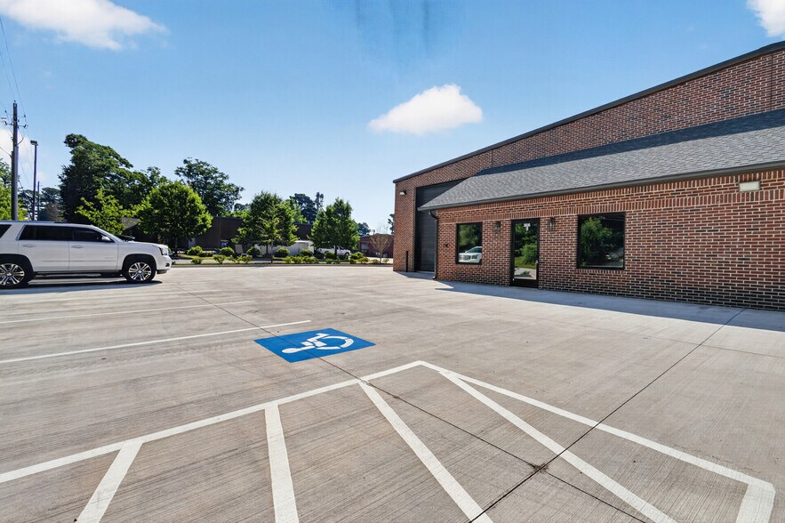 More Photos Of 3606 Explorer Trl, Oakwood Warehouse For Lease