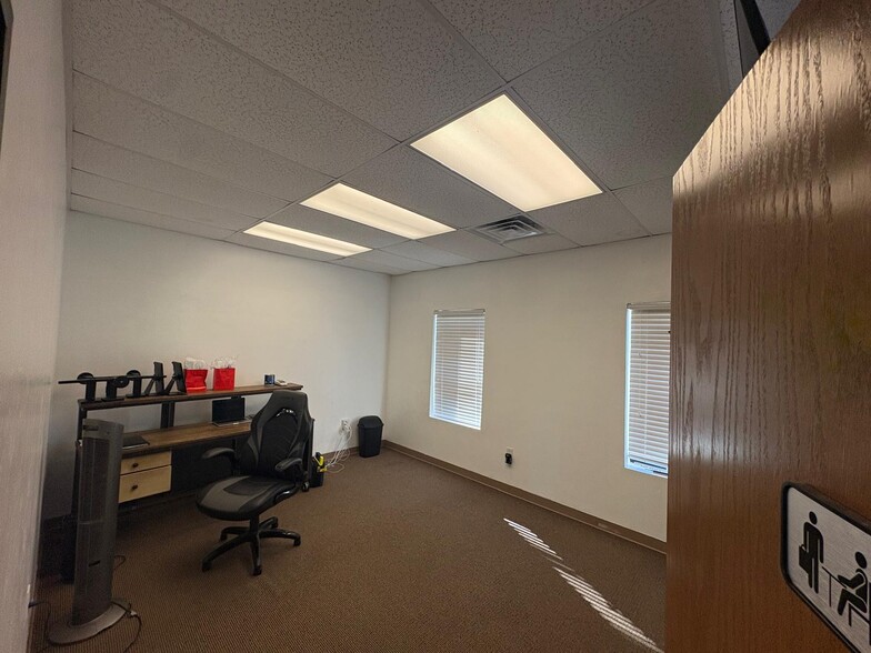 More Photos Of 2800 Global Pky, Midwest City Warehouse For Lease