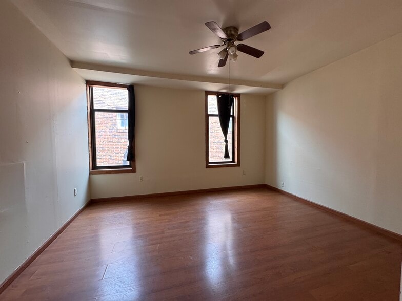 More Photos Of 118 S Lafayette St, Macomb Storefront Retail Residential For Sale