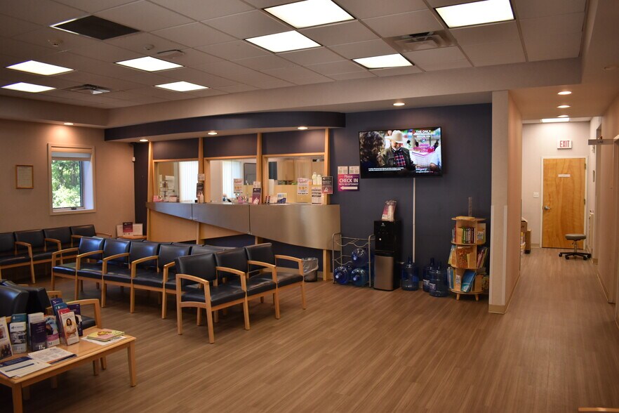 More Photos Of 118 N Country Rd, Port Jefferson Medical For Sale