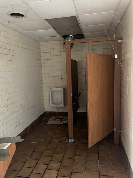 More Photos Of 3352 15th Avenue Blvd SE, Conover Restaurant For Sale