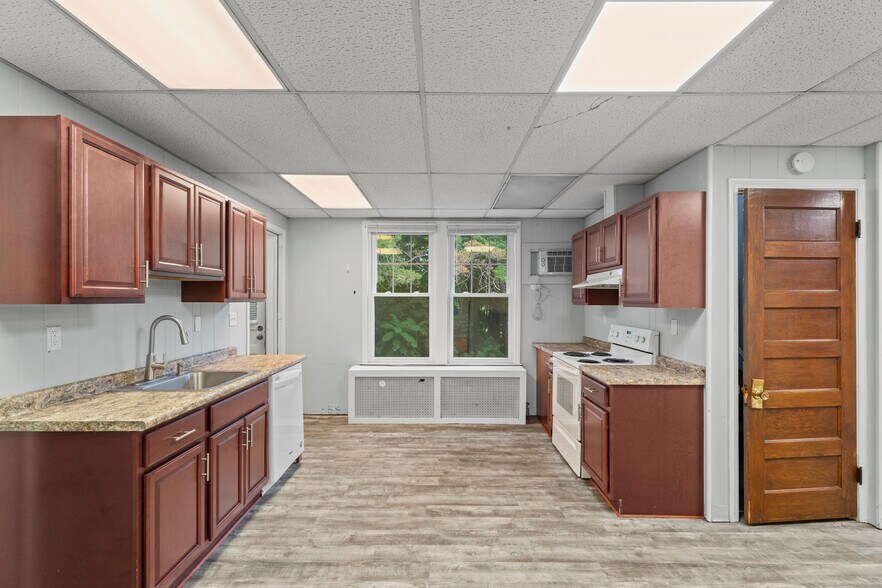 More Photos Of 2764 Whitney Ave, Hamden Office For Sale