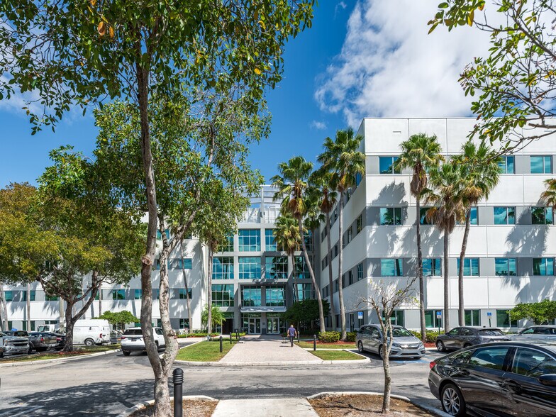 More Photos Of 8200 NW 33rd St, Doral Office For Lease