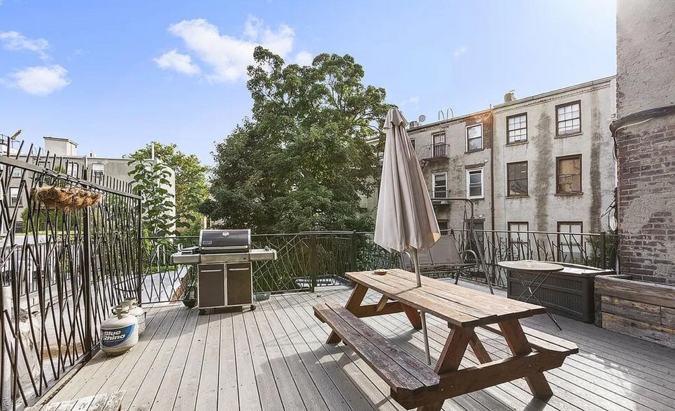 More Photos Of 944 Fulton St, Brooklyn Apartments For Sale